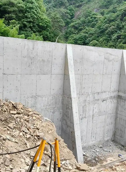 巢湖庐江县重力式挡土墙
